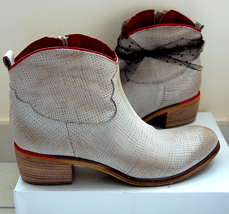 boots beige